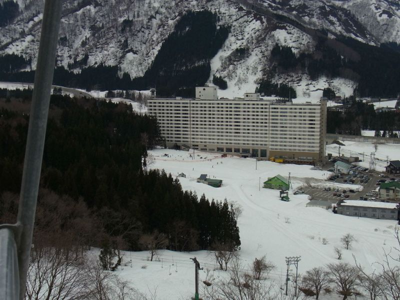 初湯沢中里