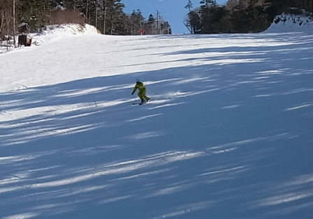 しまった雪をカービング